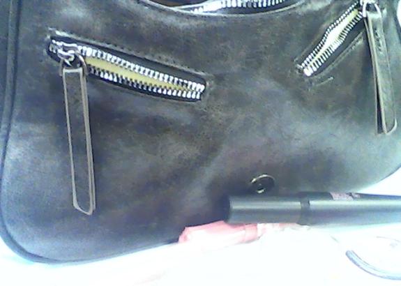 회색용 여성가방 