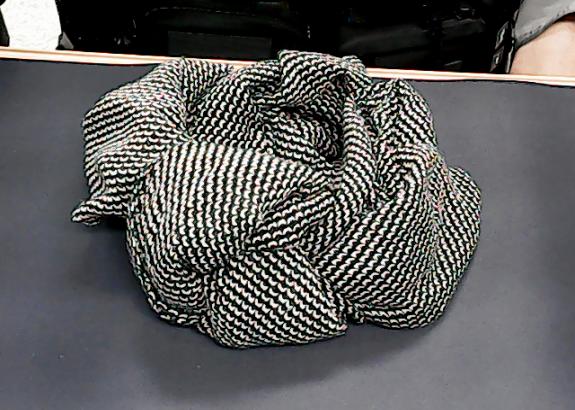 검정색 땡땡이 스카프