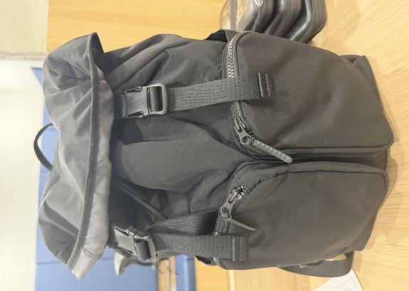 검정색 백팩 가방